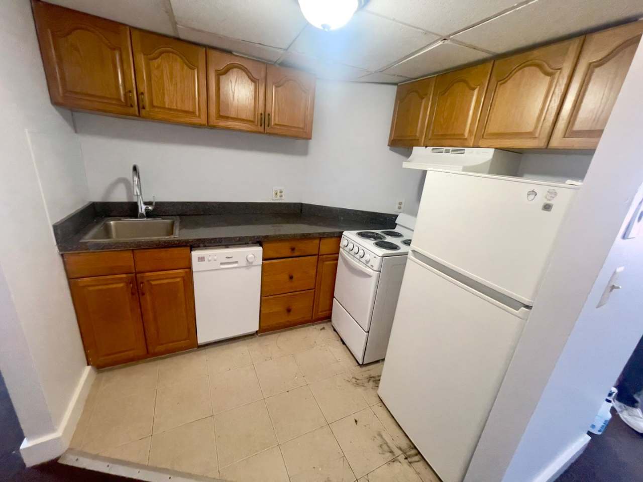 No Fee 2bed / 1bath on Commonwealth Ave in Kenmore near BU