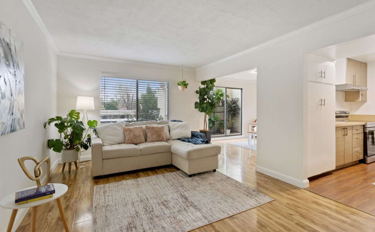 Cute Condo with Community Pool!