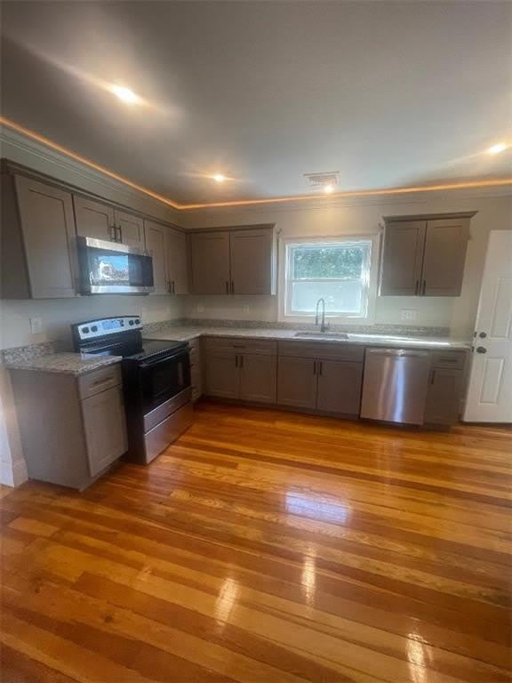 1809 Cranston Street