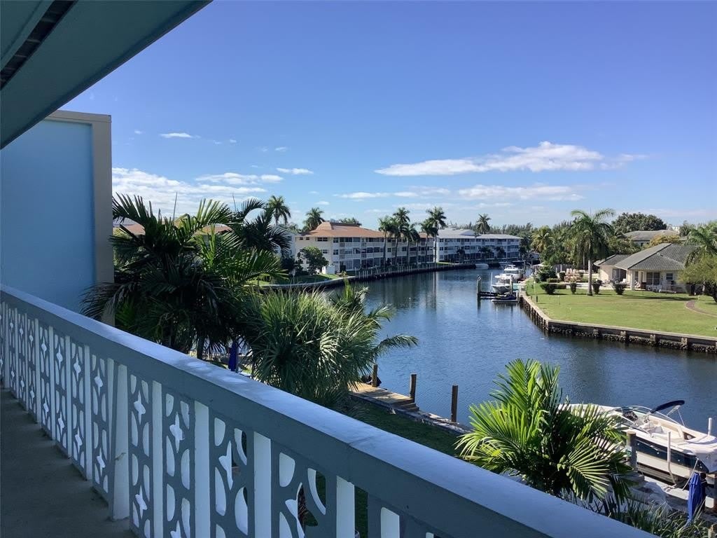 455 Golden Isles Dr