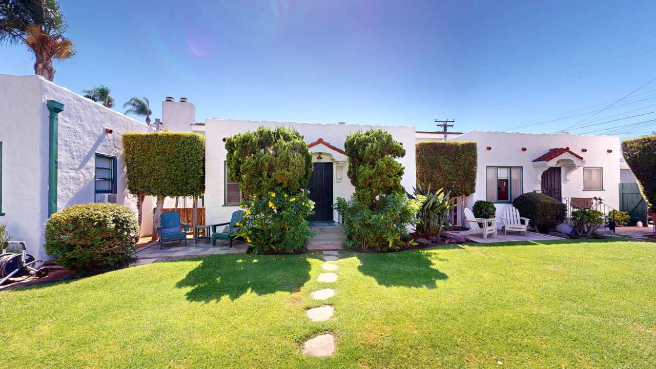 Furnished One Bedroom Available at Granada Court!