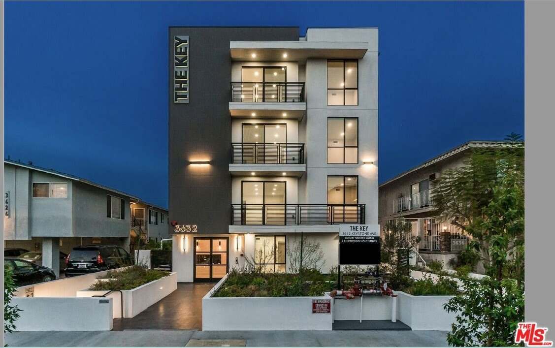 3632 S Keystone Ave unit: 302