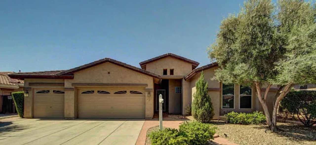 ***1st month's rent 1/2 off** 4BD / 3BA Chandler Home for Rent!