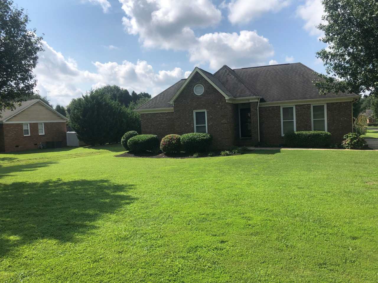 Lovely 3 Bed 2 Bath Ranch Home in Monroe!