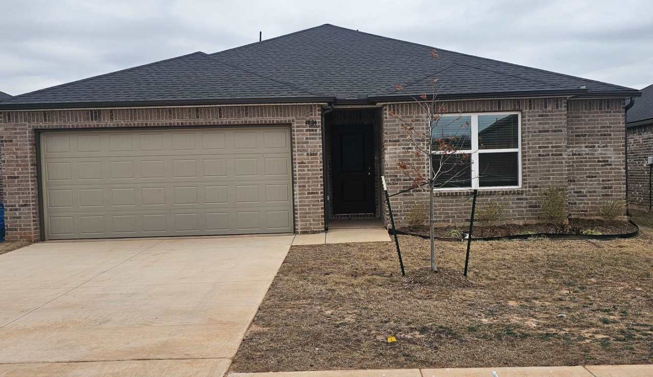 Very Nice brand new 4 bedroom 2 bath home in Edmond schools