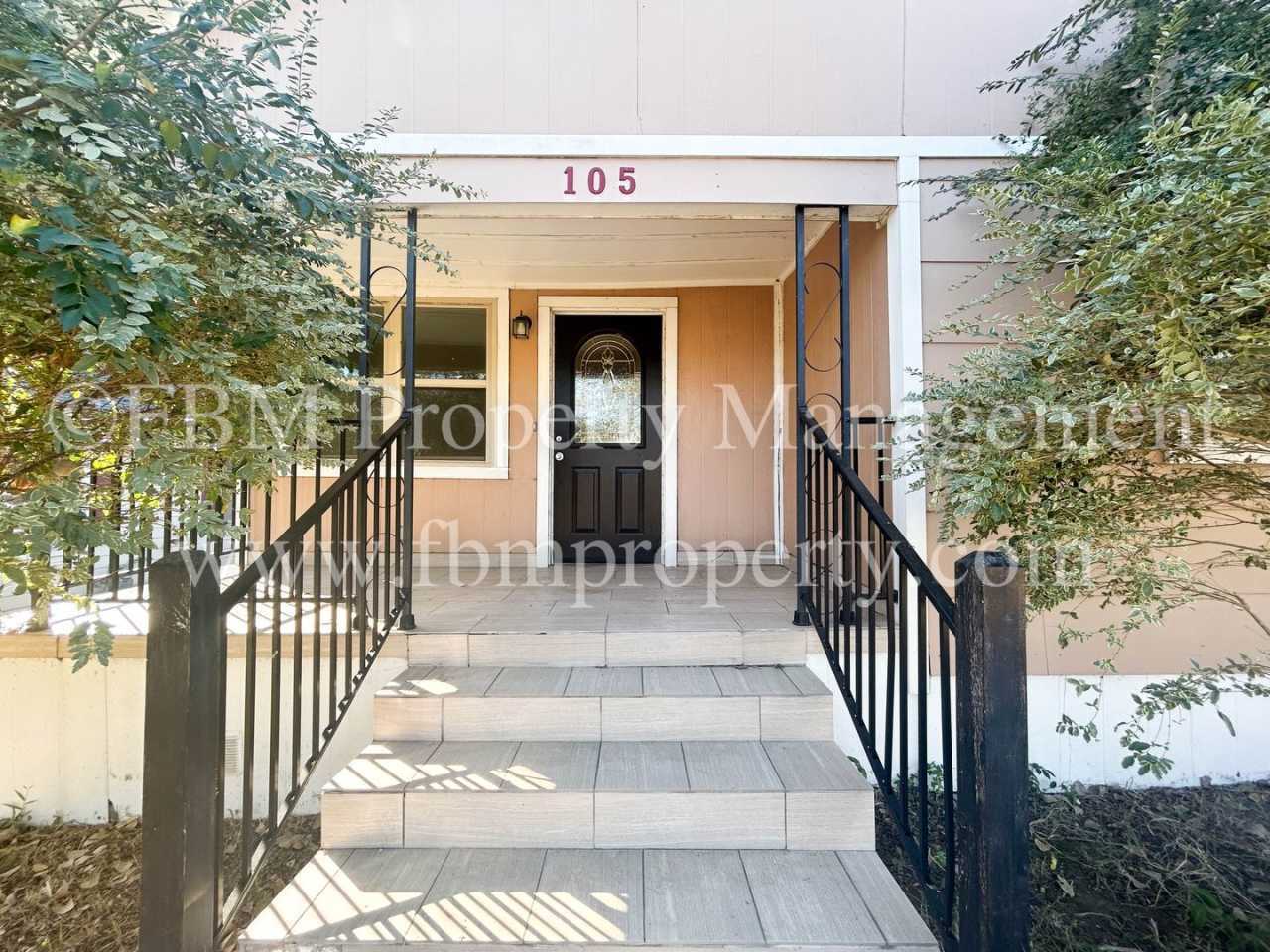 105 Sunset Circle - Cozy 2 Bedroom, 2 Bathroom Home in Alvarado, TX!