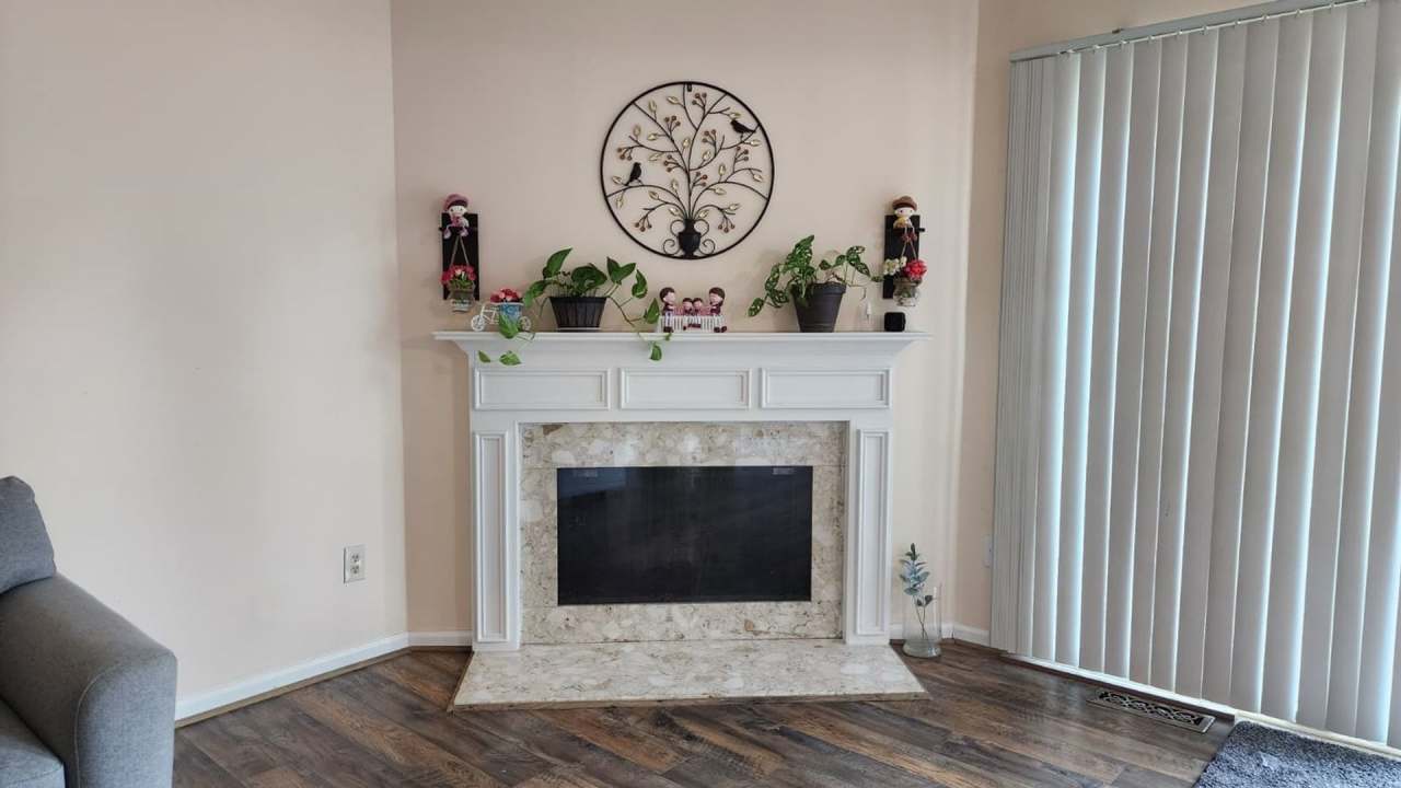 Spacious 3 bedroom Condo near Northville downtown