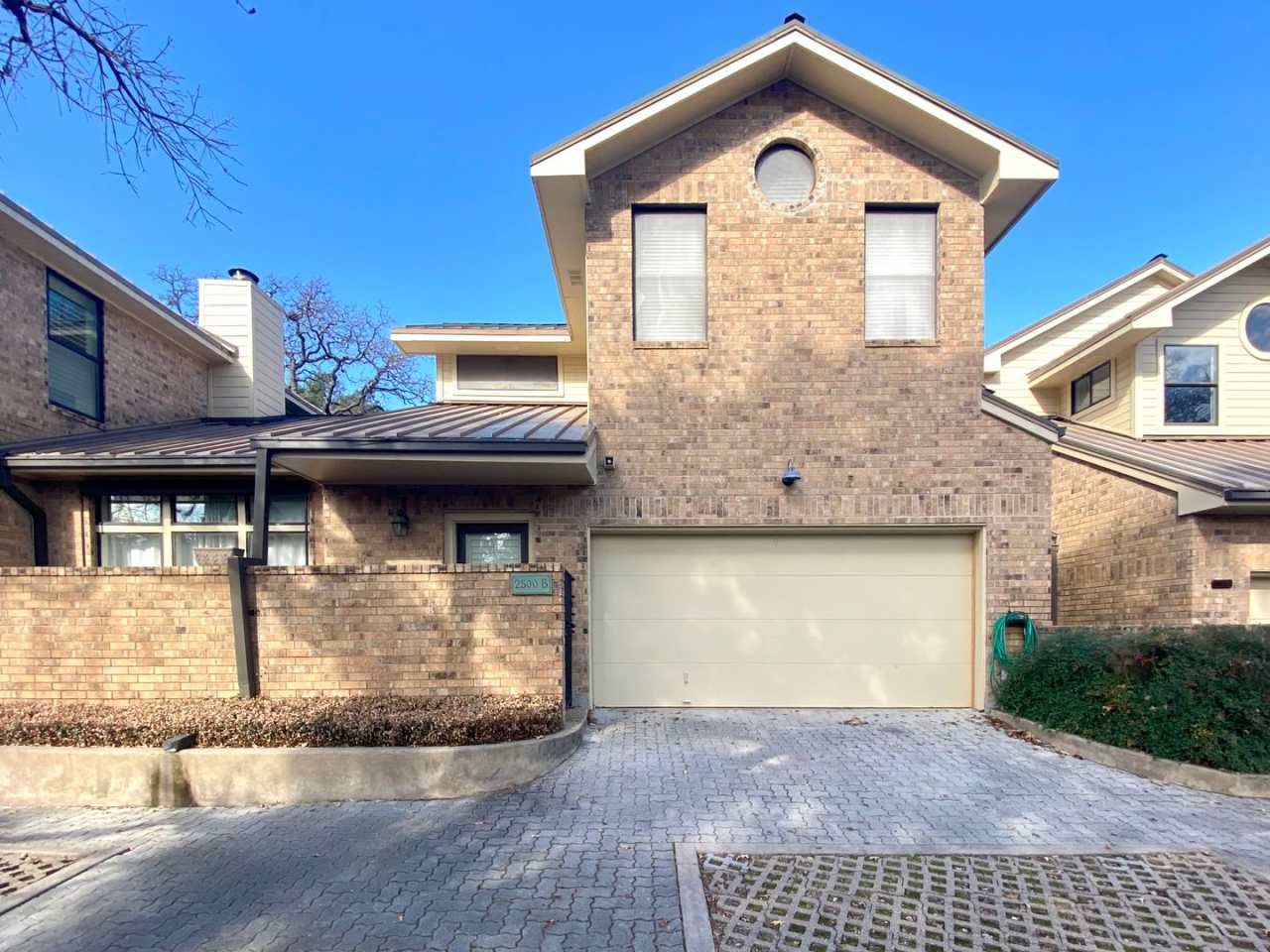 Large 3 Bedroom in Tarrytown!