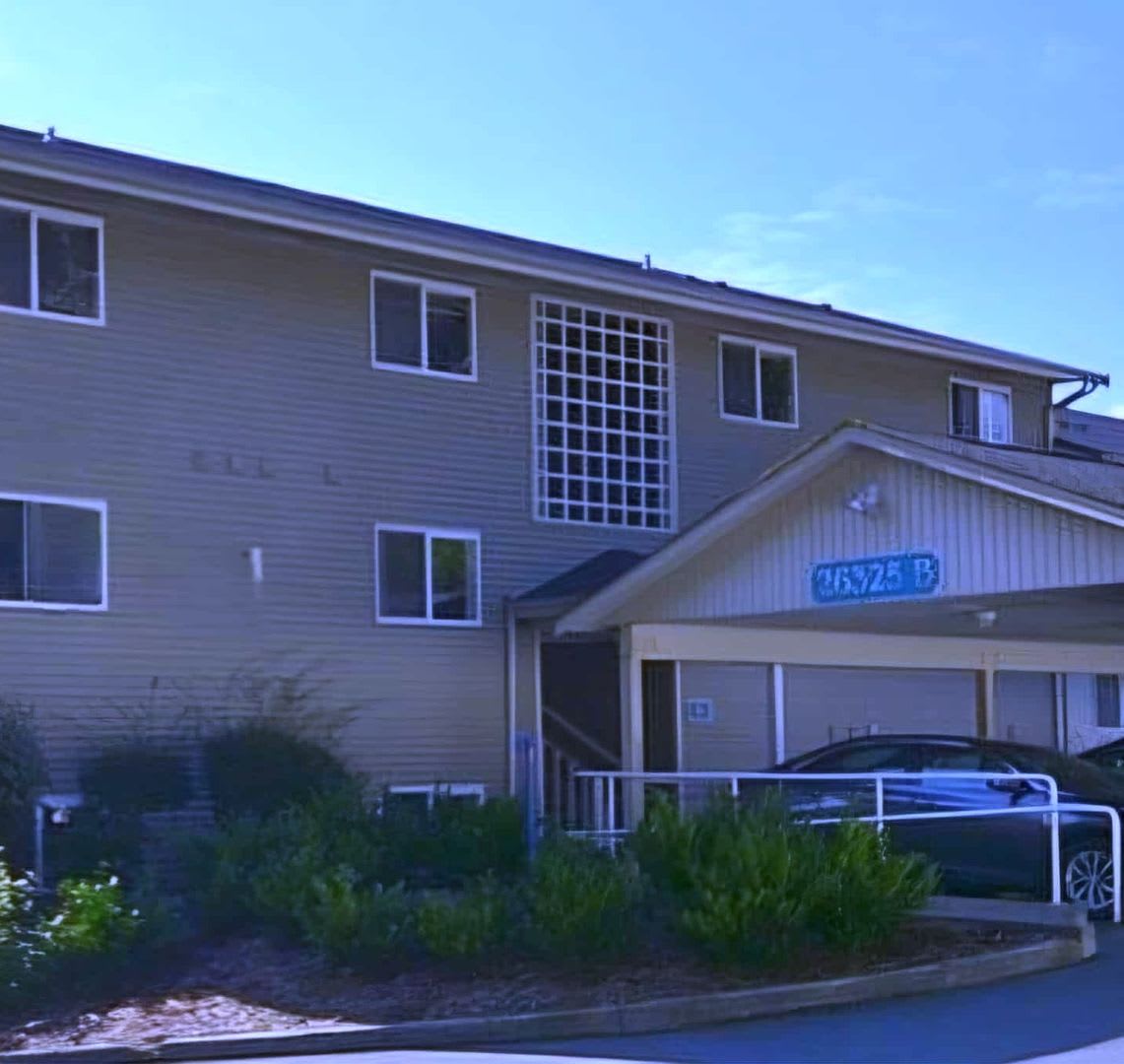 Elegant Accessible 3 Bedroom Home with Private Garden  Easy Waterfront Access