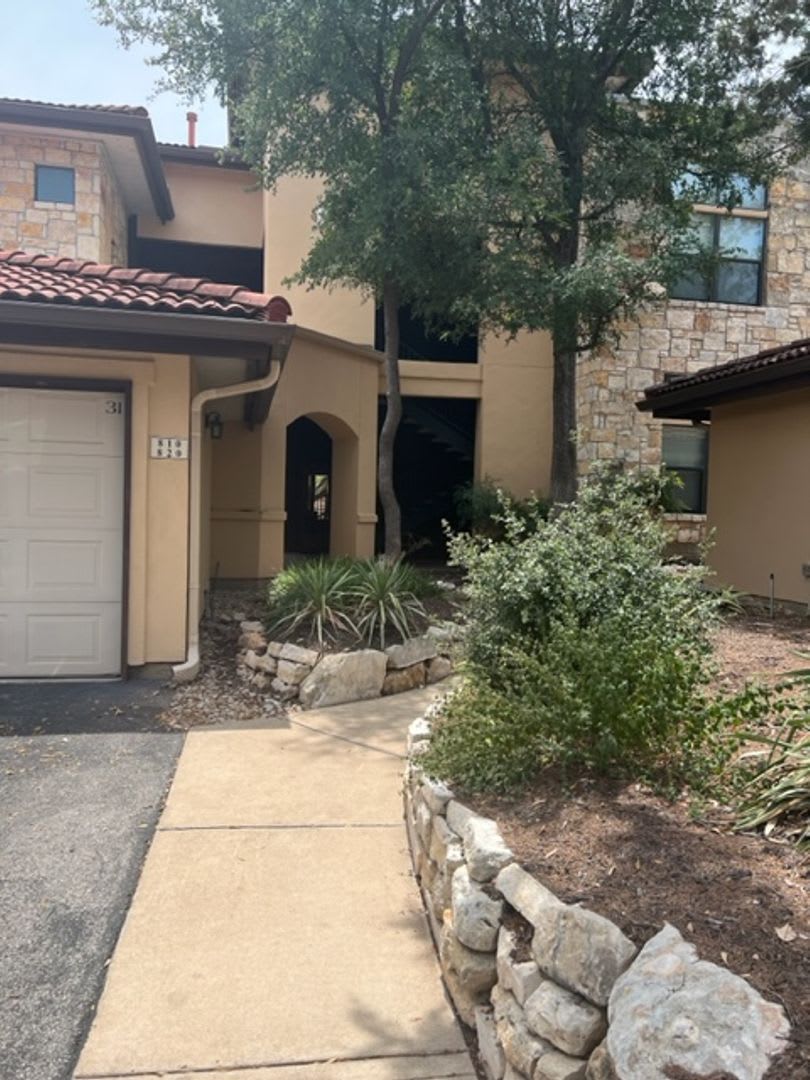 Beautiful 2 Bedroom 2 Bath condo in Georgetown