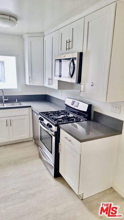 1549 W 224th St