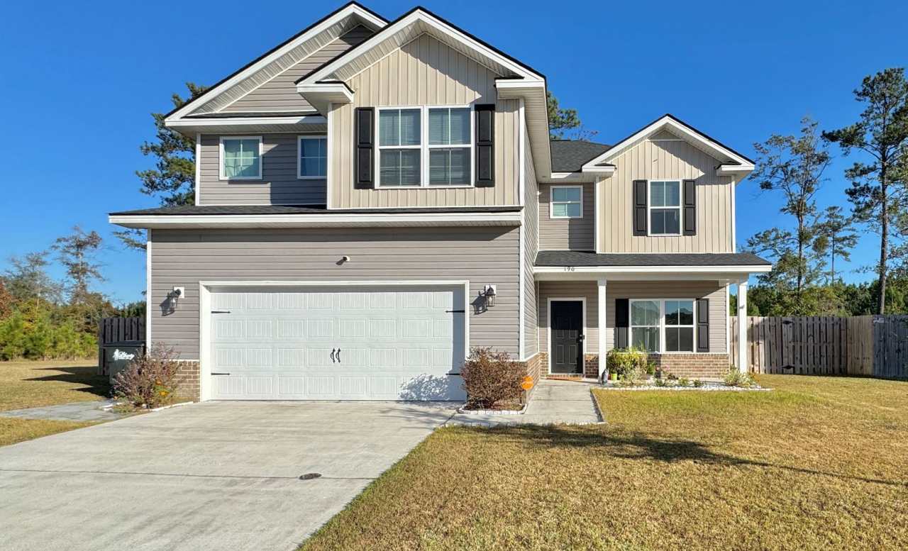 AVAILABLE NOW! (Small Pets Only)