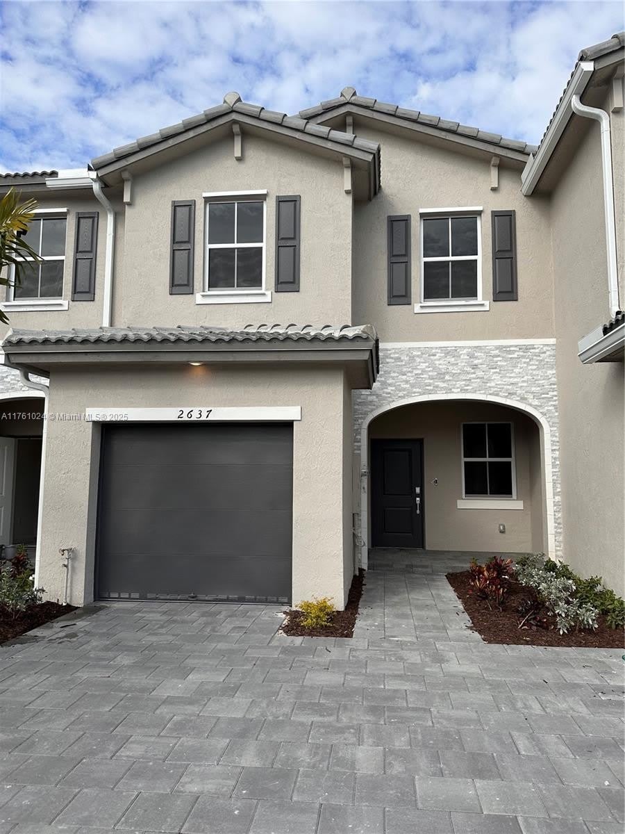 2637 SE 10th St