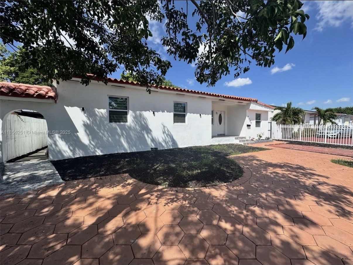 8900 Northwest 33rd Avenue