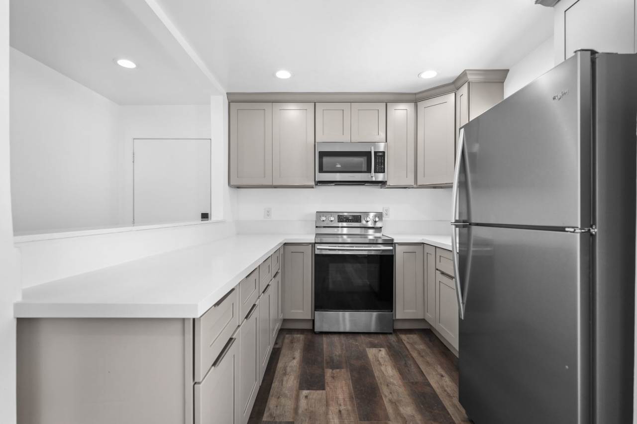 1101 N Flower Street