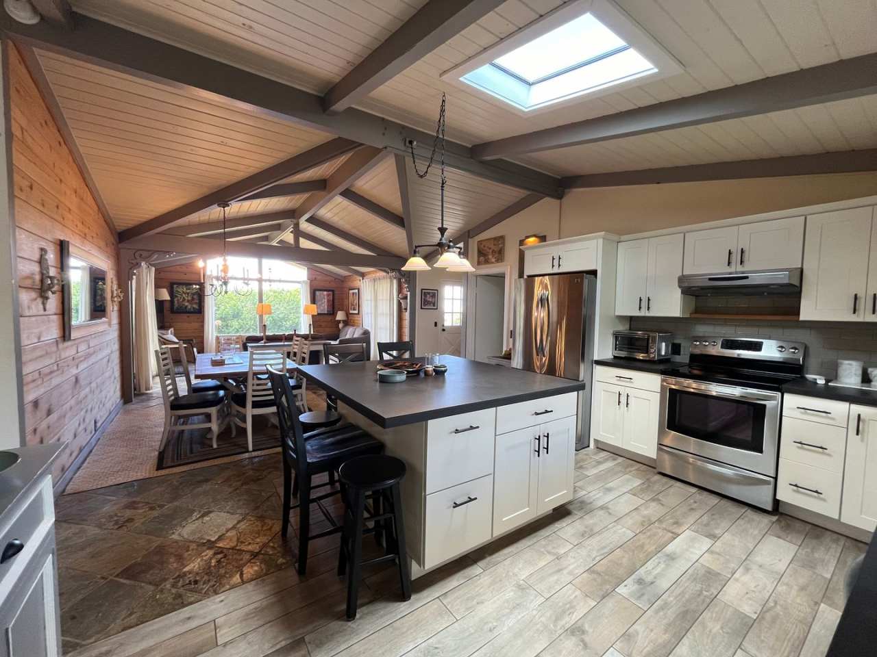 Furnished 3-Bedroom Home in Waimea – Peaceful  Move-In Ready