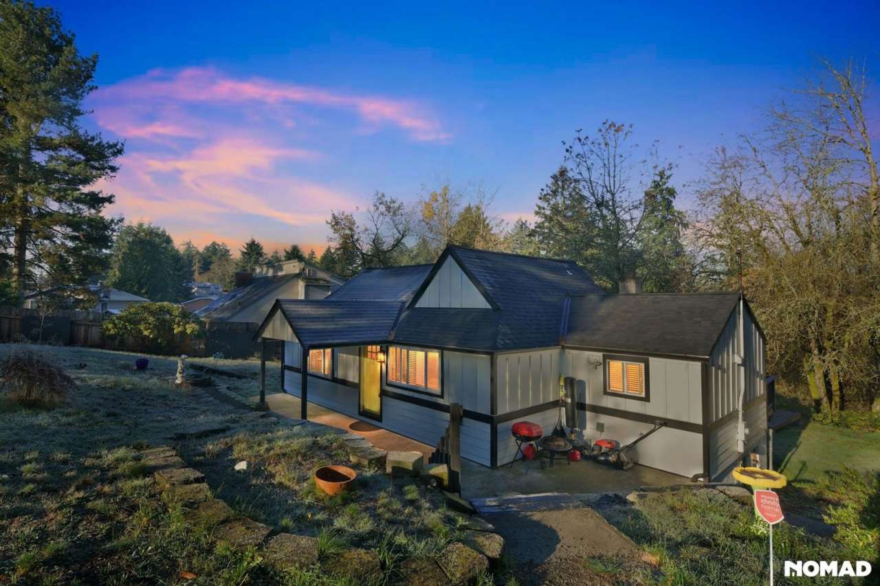 Newly remodeled, Perfect find! 4 Bedroom 2.5 Bathroom