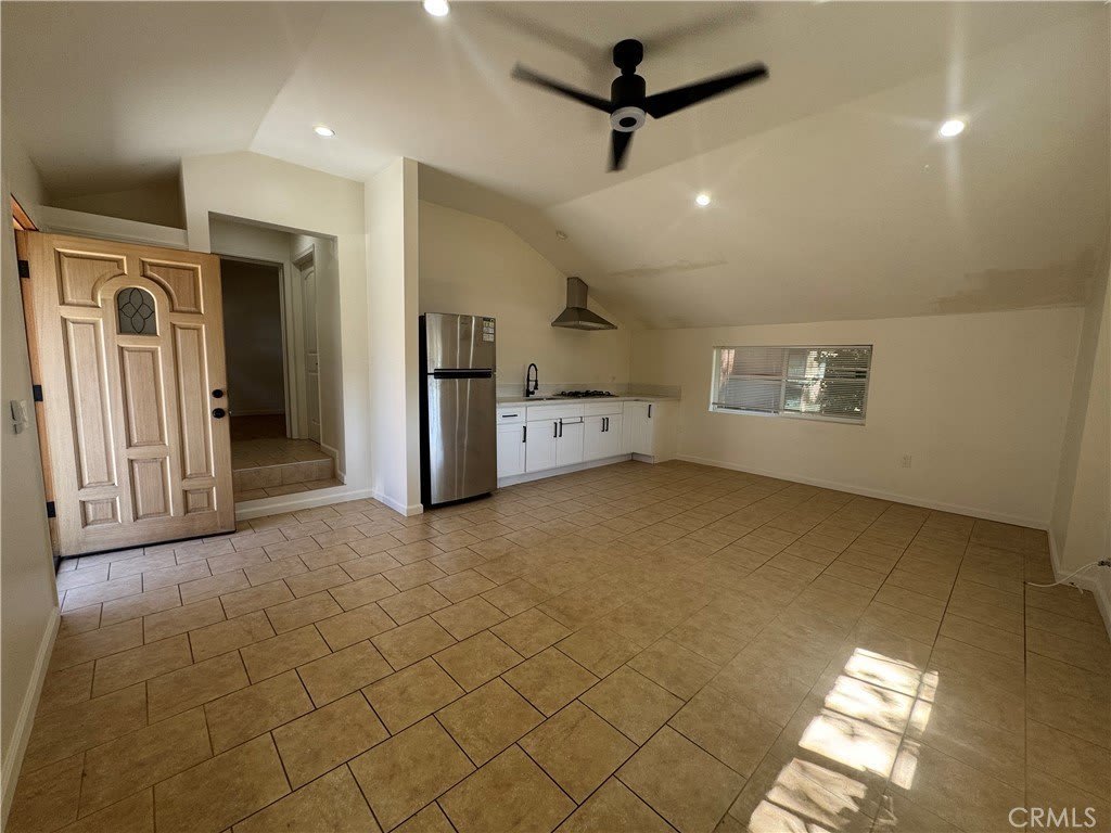 7804 Loma Verde Avenue