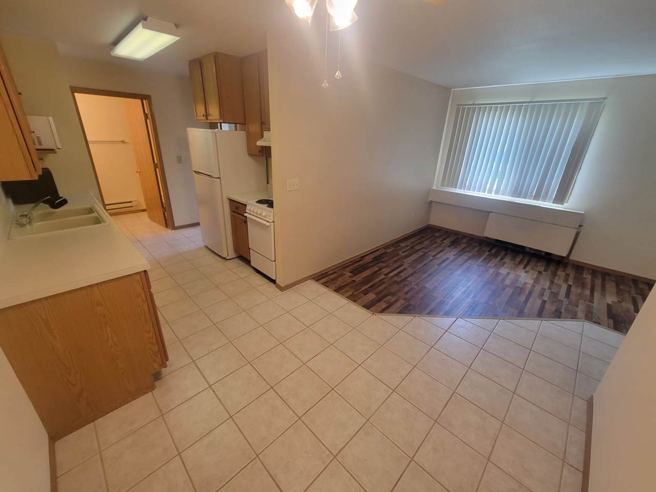 1709 La Cres St