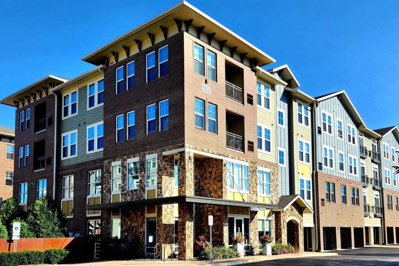 680 E Algonquin Road