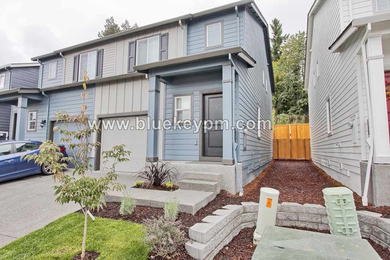 3 Bed, 2.5 Bath Townhome in East Vancouver