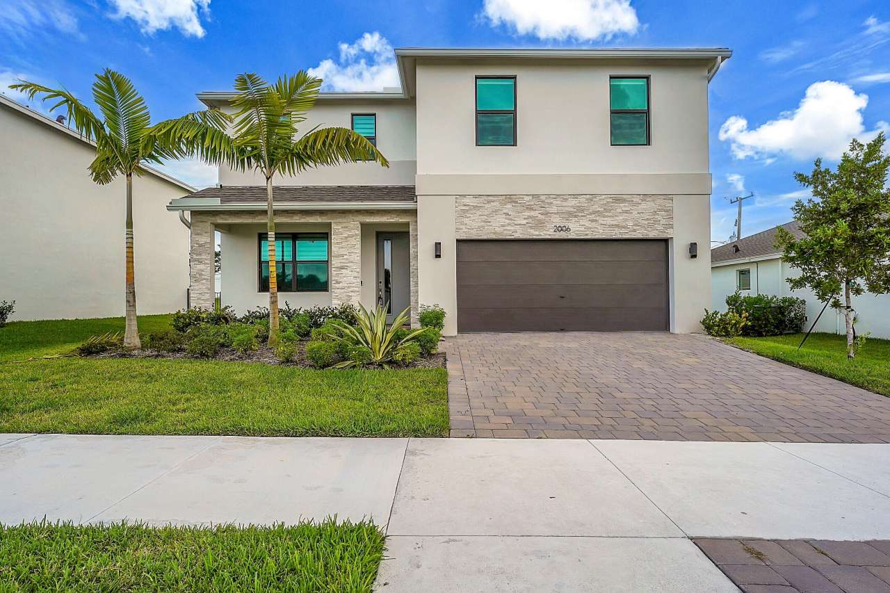 2006 NE Ocean Dunes Drive