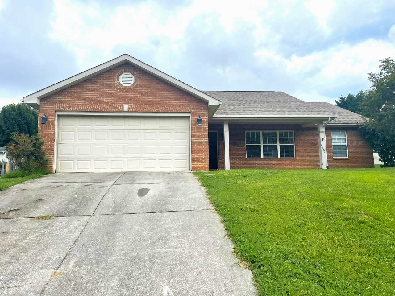1039 Willow Creek Circle