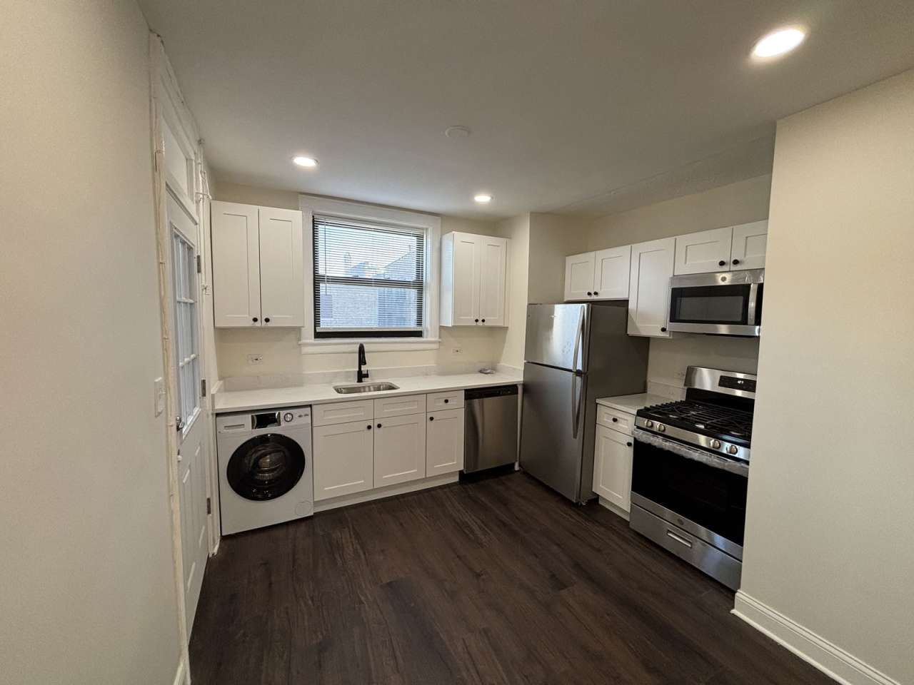 5509 North Lincoln Avenue