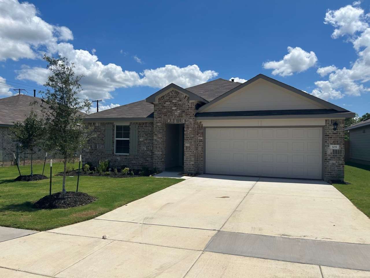 New 4 Bd 2 Ba Home Available for Move In!