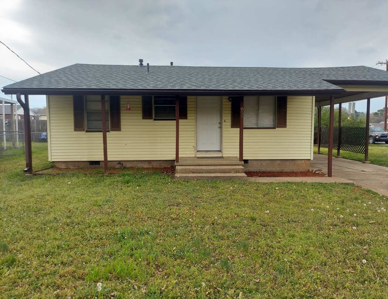 Cozy 2 Bedroom house in Van Buren! Coming in MAY!!