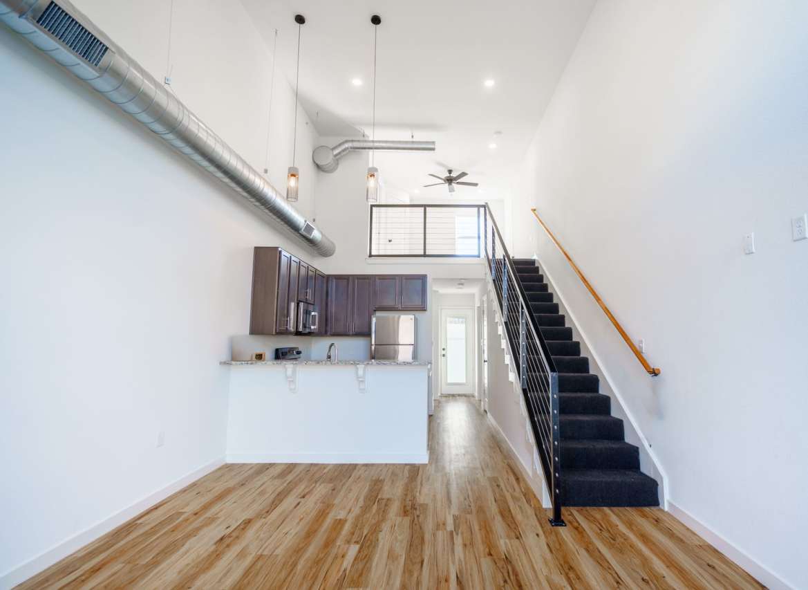 Stunning Loft for Rent – Limited-Time Special!