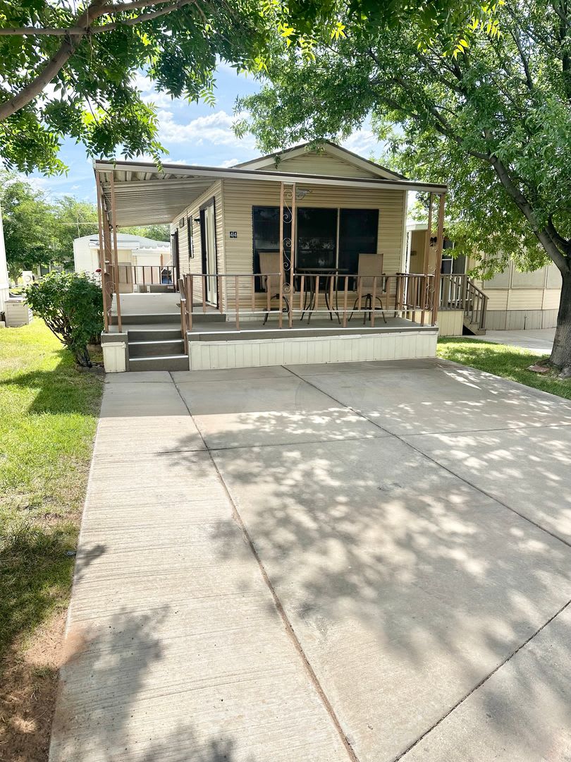 55+ Community 1 Bed 1 Bath.