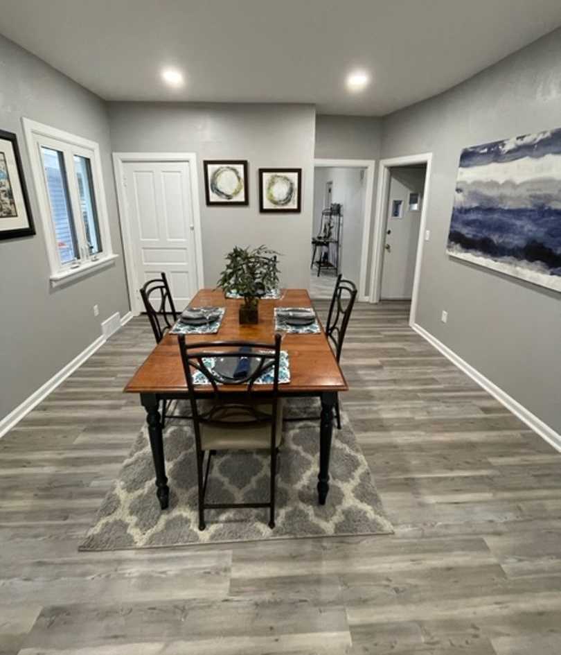 Newly Renovated 3 bedroom, 1 bathroom in South Side Slopes- Stainless Appliances and Sun Room