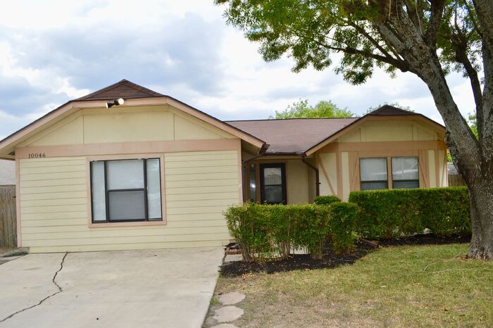 10046 Apache Village