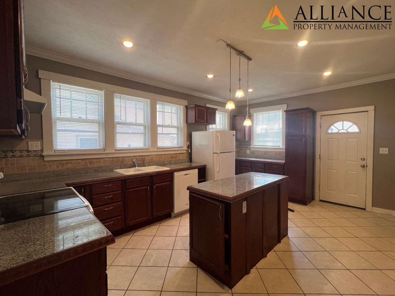 Charming 3 Bed w/ Bonus Room Home ~ Great Location!