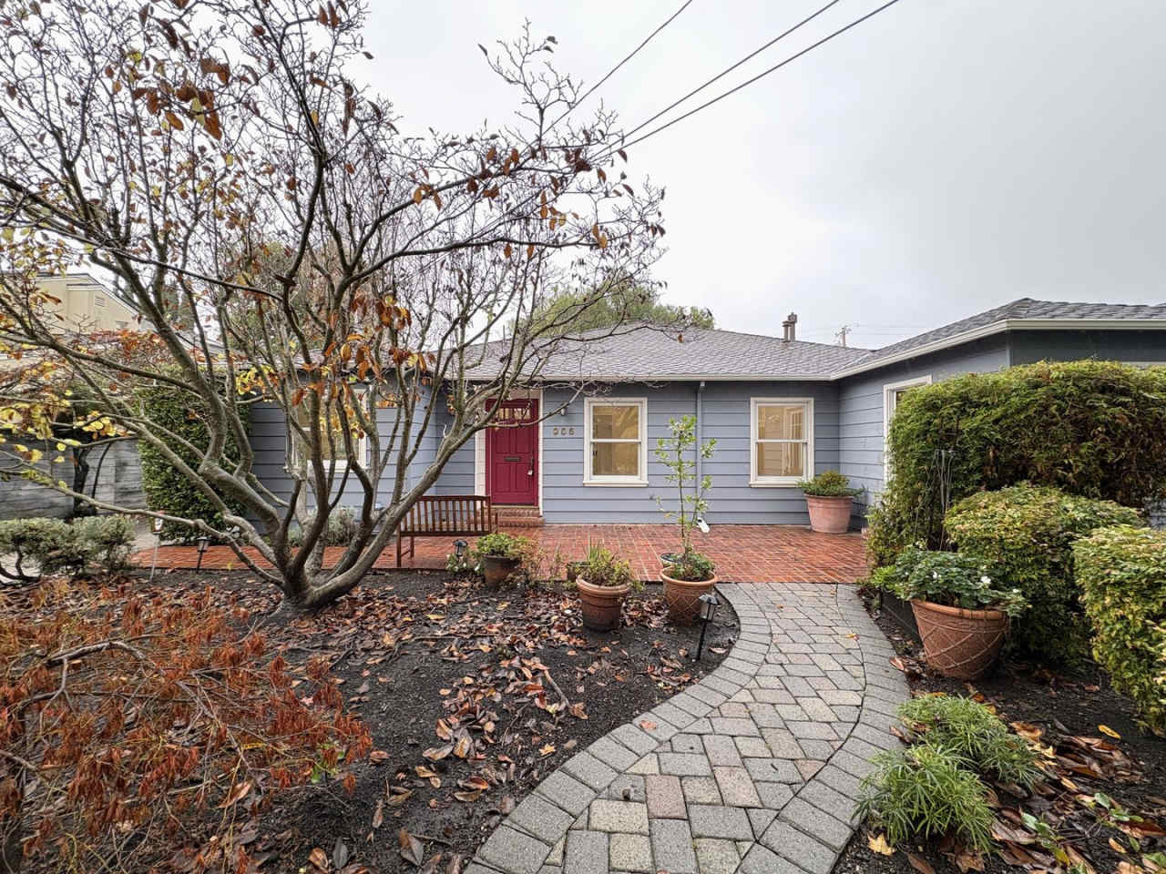 Beautifully Updated 3BD/2BA + Office Single-Family Home in Palo Alto