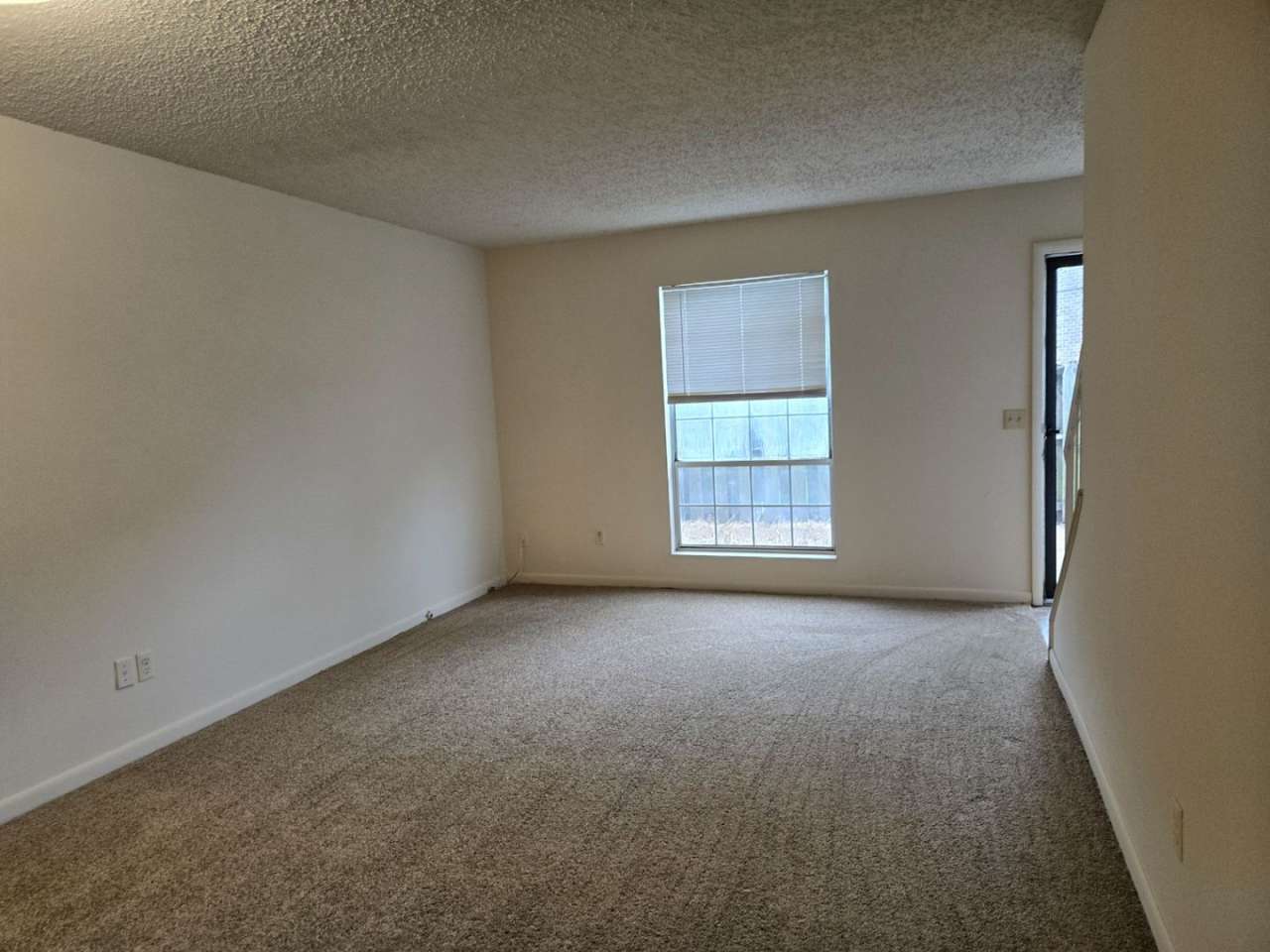 Spacious 1 Bedroom, 1.5 Bath Townhouse – Minutes from Nashville