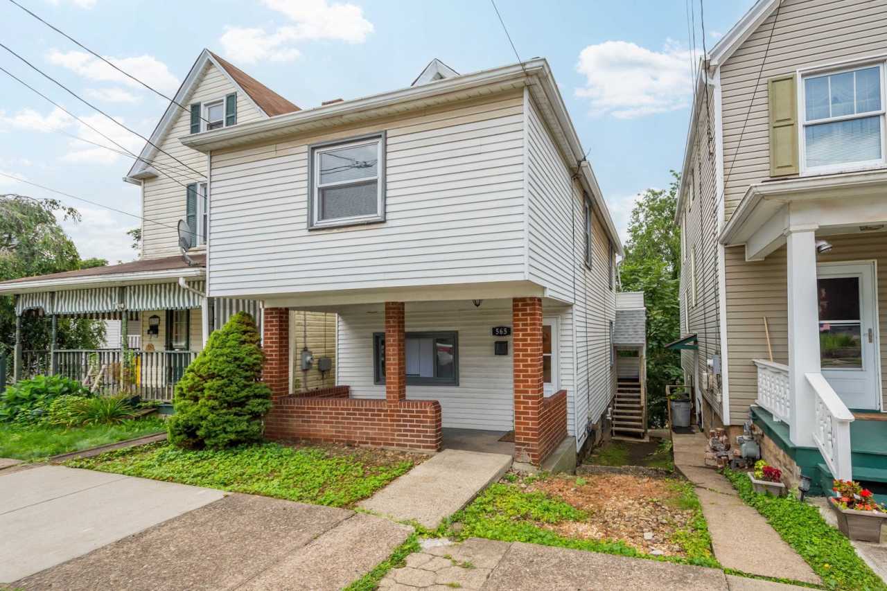 SCORE 1ST MONTH'S RENT FREE IF SIGNED BY JAN 30! Stunning 2 bedroom home in Pitcairn available now!