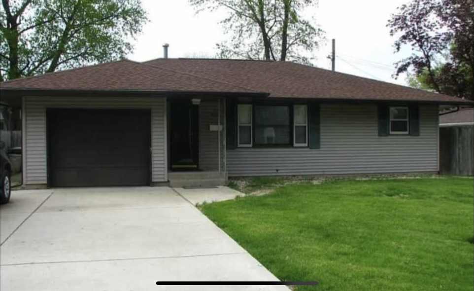 400 East Buckner Street