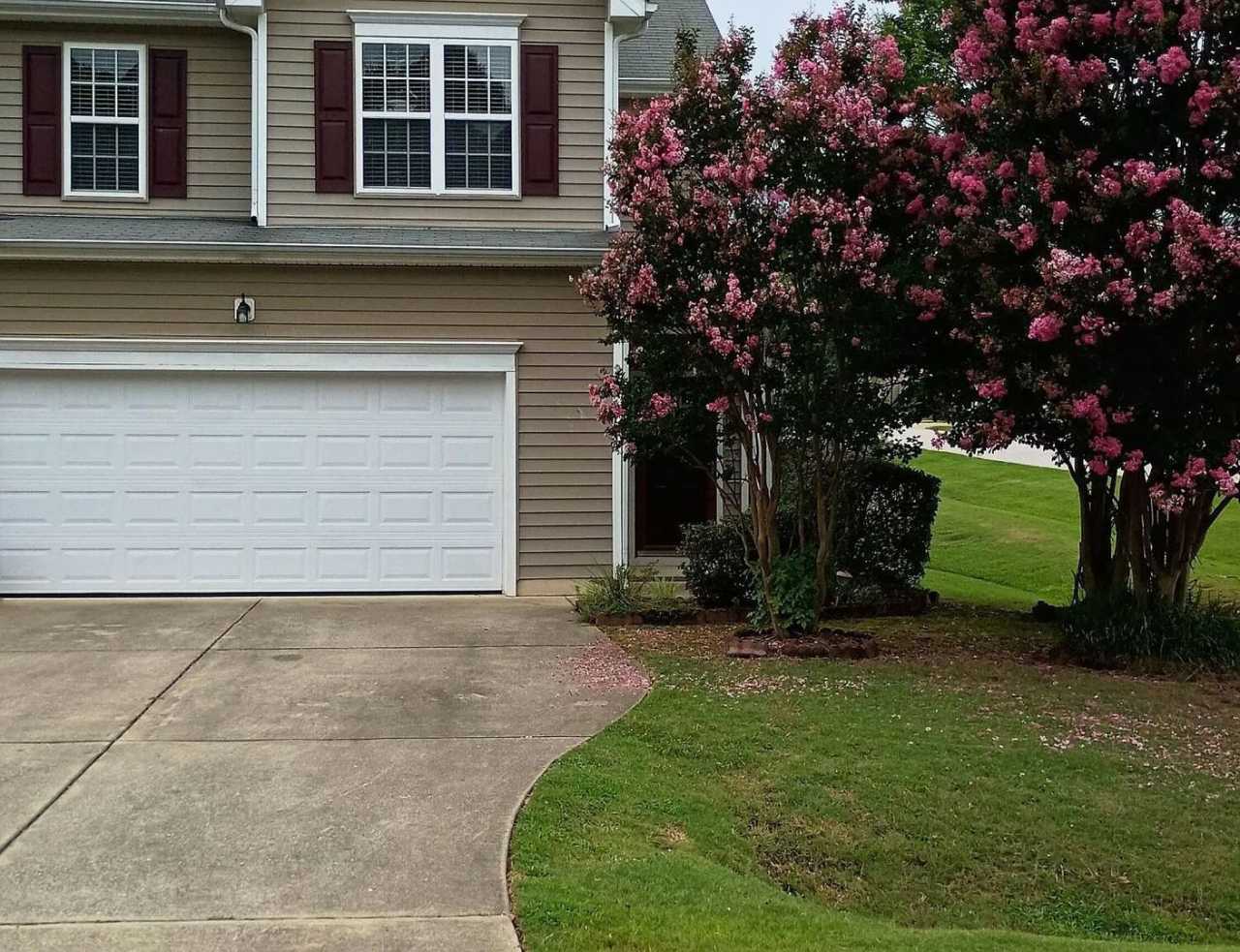 Sought After Riverwood Townhome!