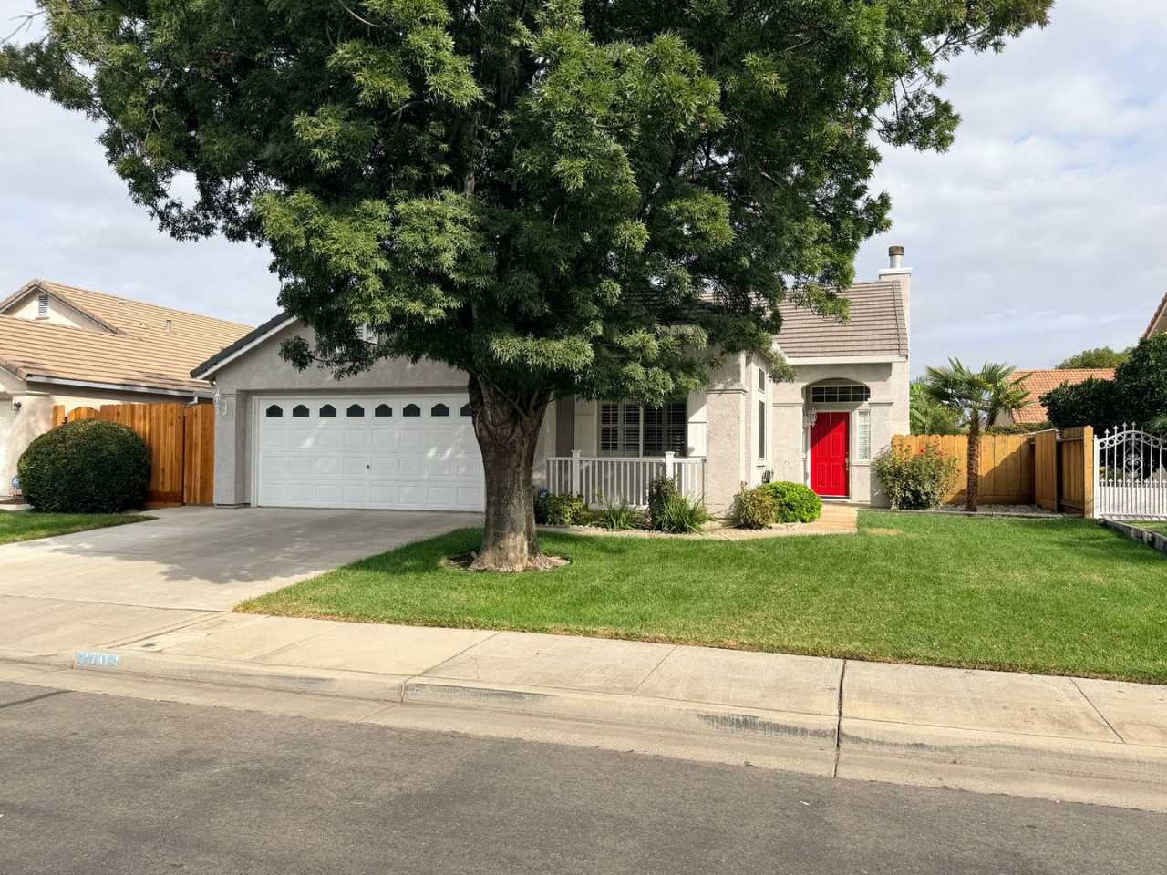 710 Foothill St, Los Banos: 3 Beds, 2 Baths, Southside Home!