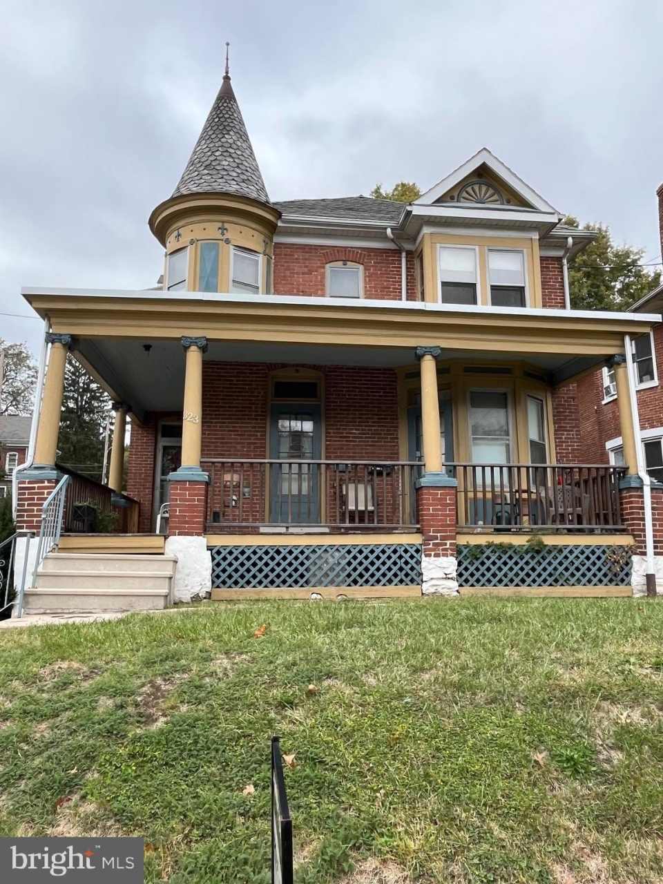 323 S READING Avenue