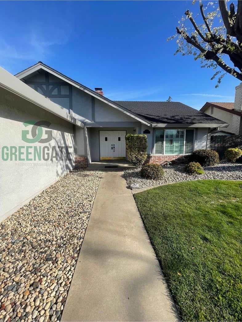 ***Price Reduced***Beautiful 3 BEDROOM 2 BATH HOME IN MODESTO!! MOVE IN READY!