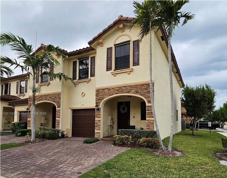 121 Southeast 33rd Terrace