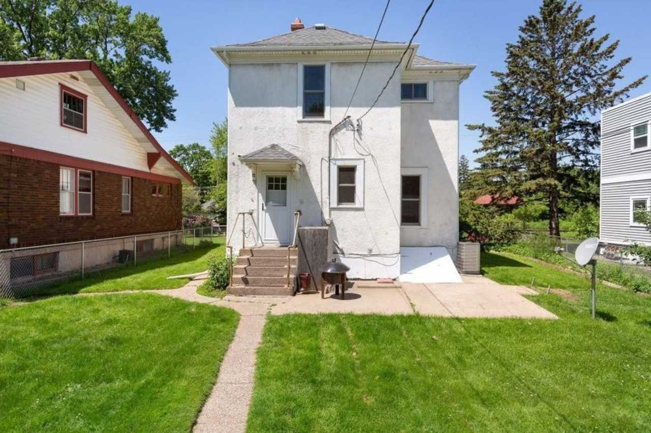 Single Family 5 Bedroom House Near Concordia