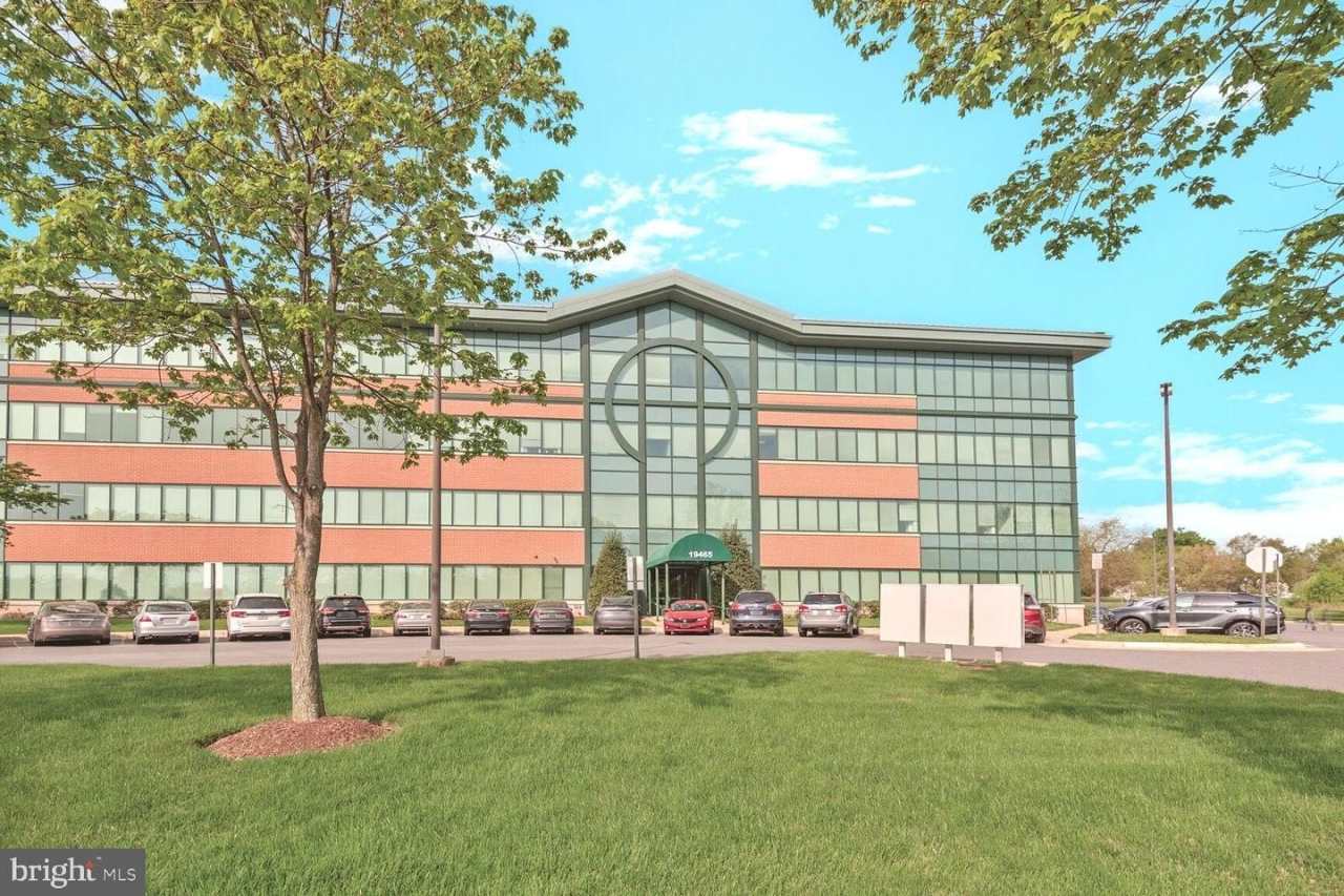 19465 DEERFIELD AVE #106