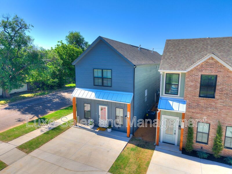 600 W. 2nd Street Suite 100