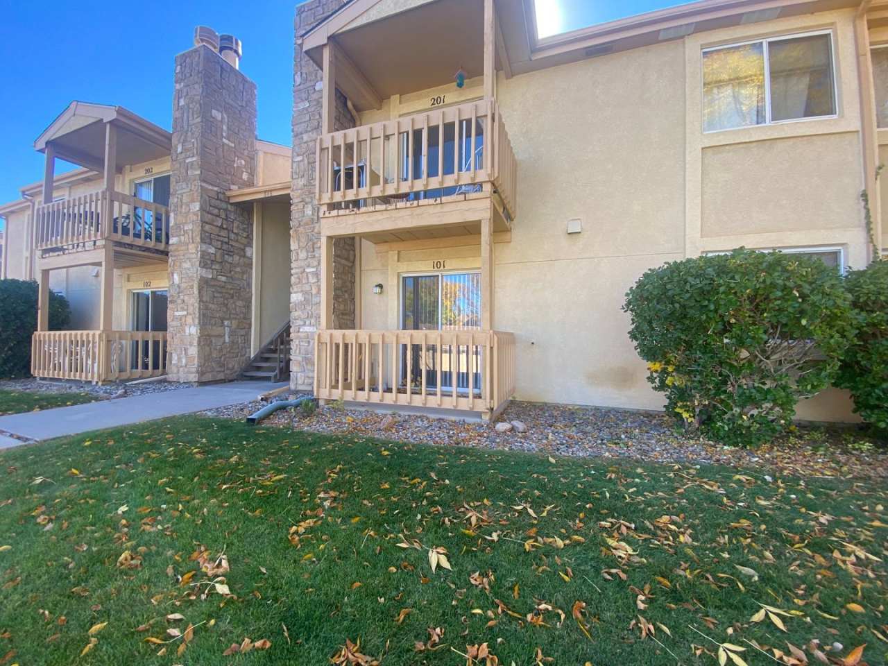 848 Tenderfoot Hill Rd 2 Bed and 2 Bath