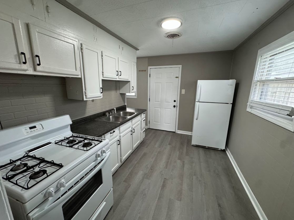 1023 East Dixon Street