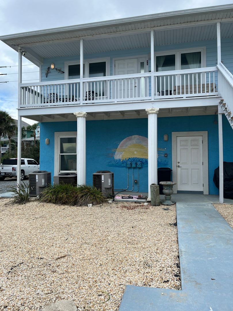 Flagler Beach 2BR/1.5BA Fully Furnished Upstairs Apartment – Across from the Ocean